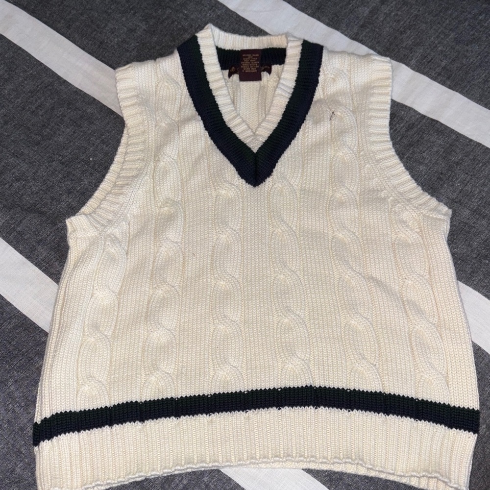 Women’s Cream Cable Knit Sweater Vest
